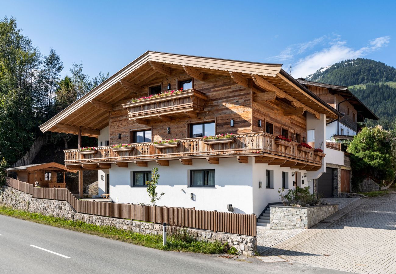 Ferienhaus in Kirchberg in Tirol - Kinkara Lodge